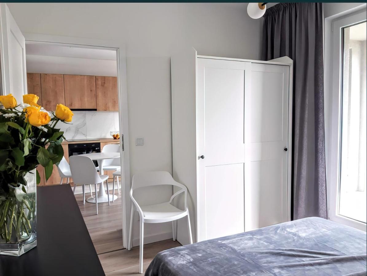 Apartamenty Fuzja - Komfortowe Mieszkania Blisko Centrum Lodzi Garaz Extérieur photo