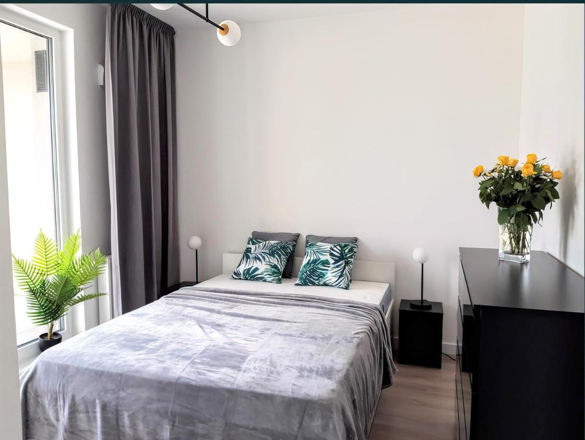 Apartamenty Fuzja - Komfortowe Mieszkania Blisko Centrum Lodzi Garaz Extérieur photo