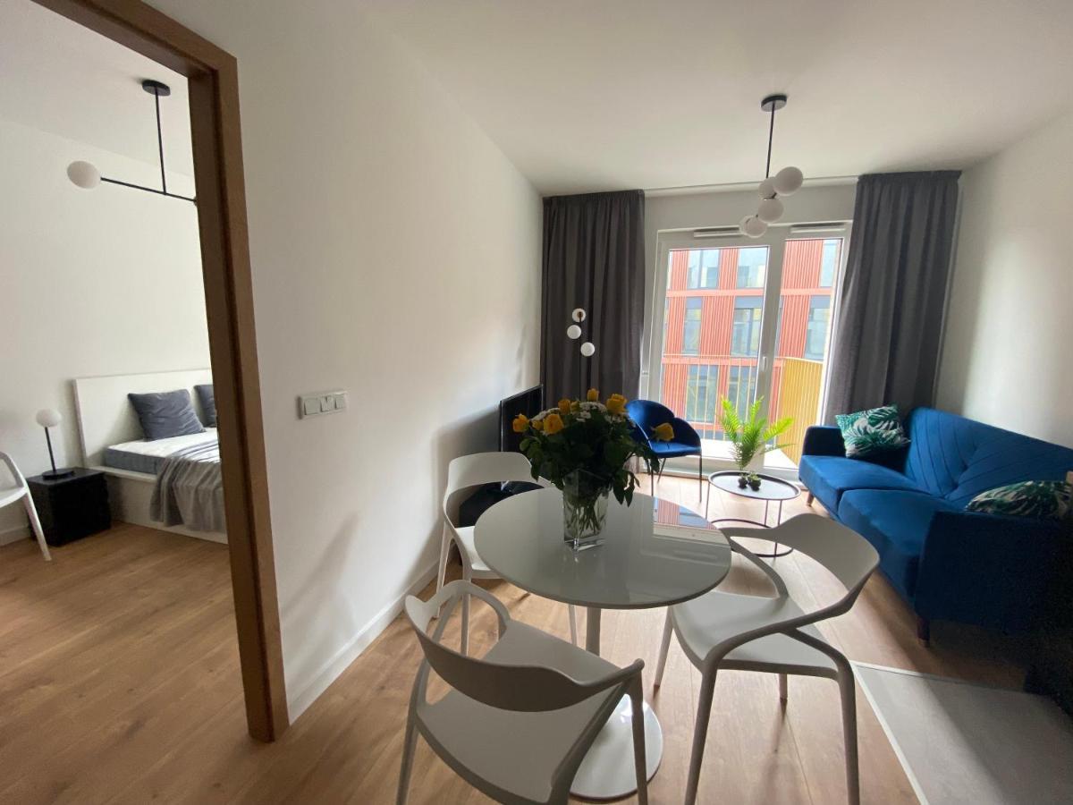 Apartamenty Fuzja - Komfortowe Mieszkania Blisko Centrum Lodzi Garaz Extérieur photo