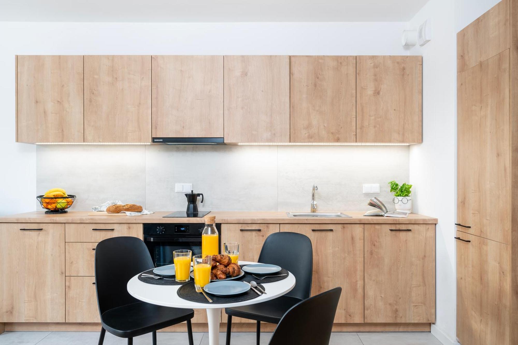 Apartamenty Fuzja - Komfortowe Mieszkania Blisko Centrum Lodzi Garaz Extérieur photo