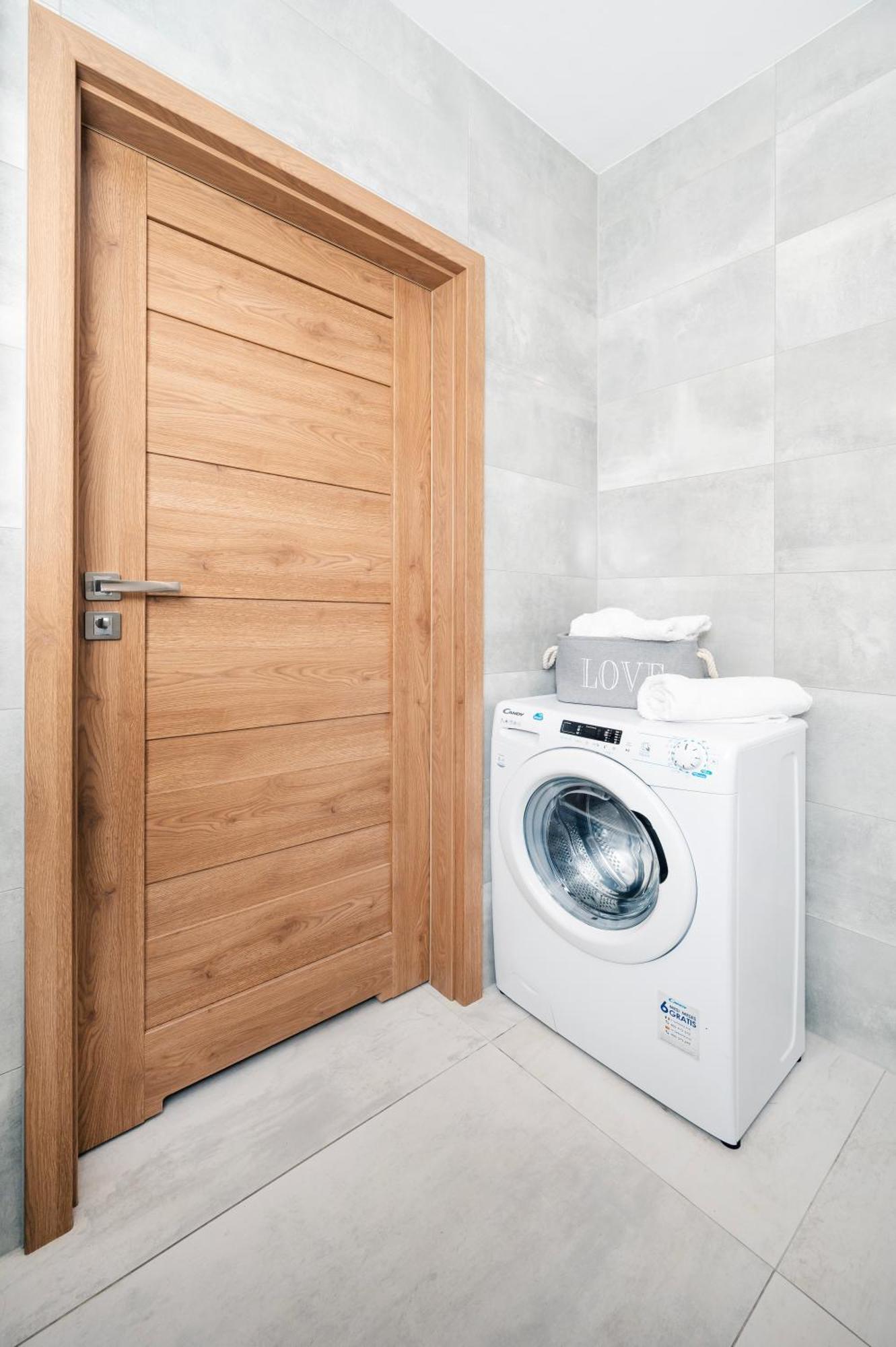 Apartamenty Fuzja - Komfortowe Mieszkania Blisko Centrum Lodzi Garaz Extérieur photo