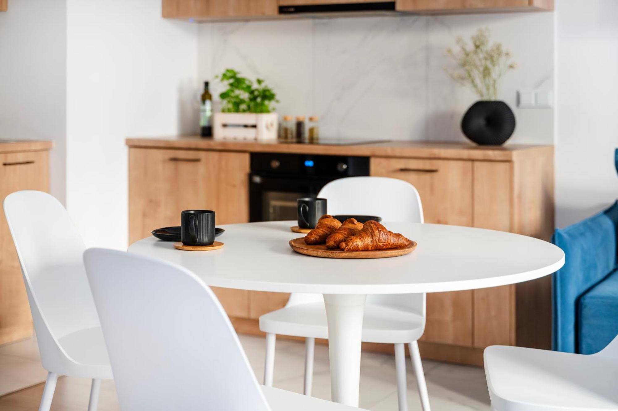 Apartamenty Fuzja - Komfortowe Mieszkania Blisko Centrum Lodzi Garaz Extérieur photo